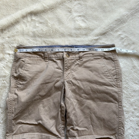 American Eagle Outfitters Cotton Breige Cargo Shorts Size 4 - Picture 2 of 7